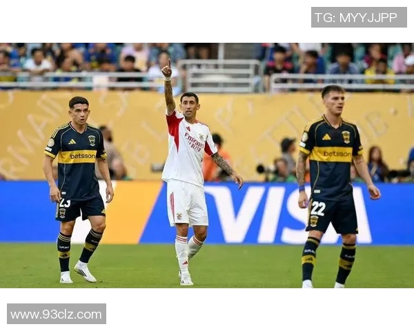 足球巨星转会握手仪式背后的故事与深意解析